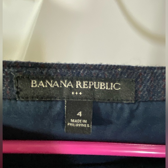 Banana Republic Wool mini Skirt Size 4 with Pockets - Picture 2 of 6